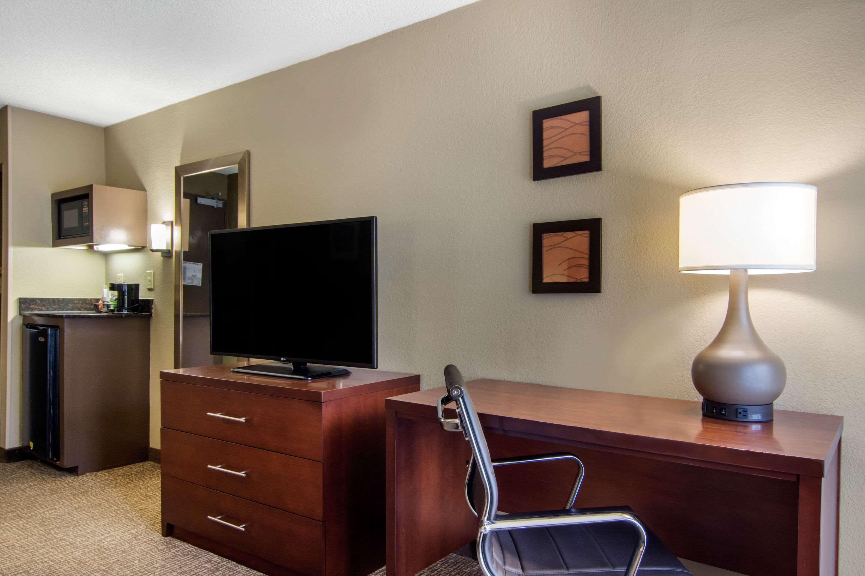 Comfort Sandy Springs - Perimeter 3*